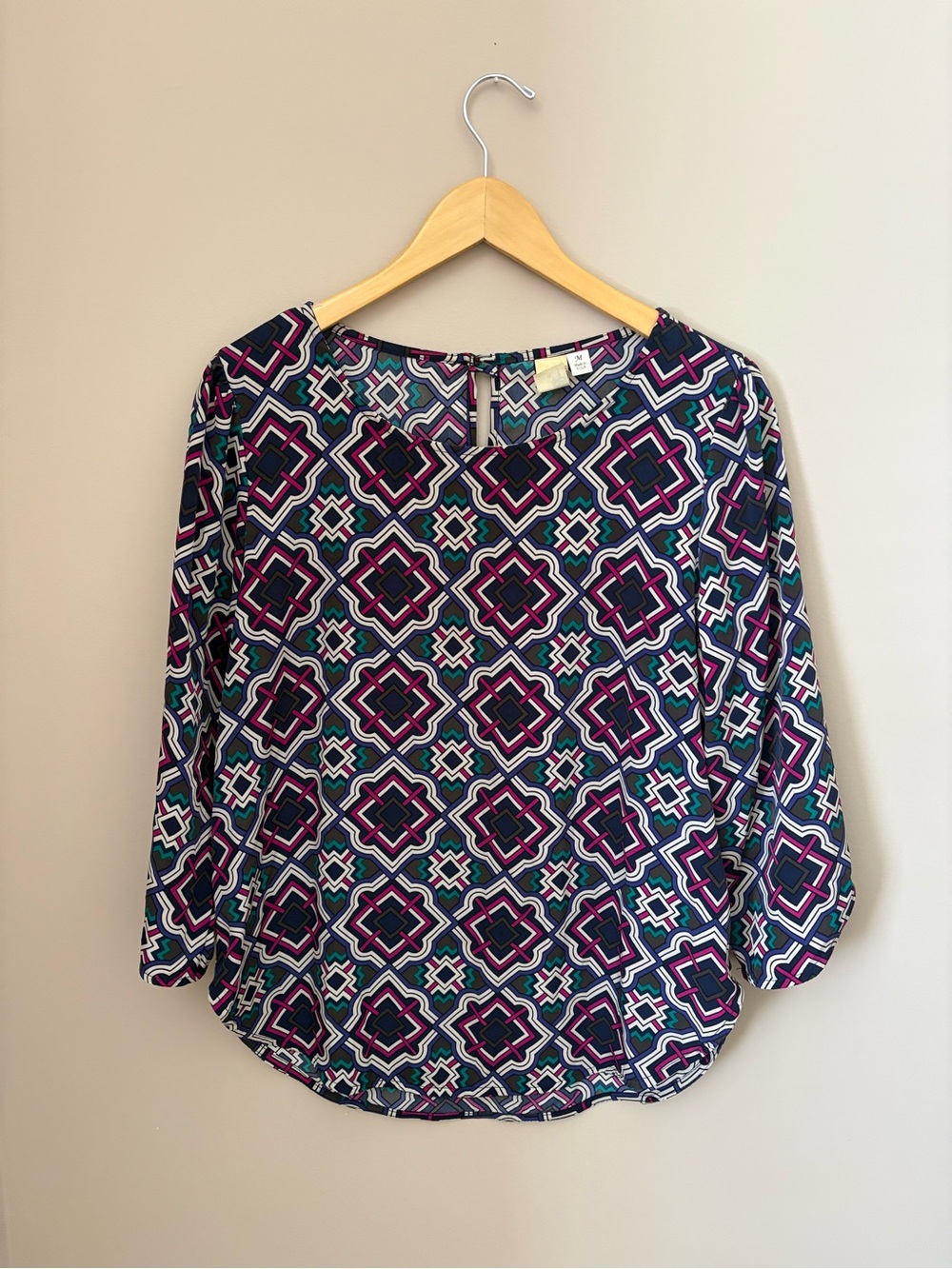 Francesca's Collections Geometric Print Blouse in Navy, Fuchsia & Teal Sz M